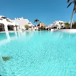 Adejeparadise25-b Duplex Views And Heatedpool