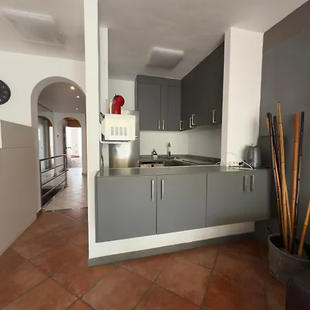 Adejeparadise25-b Duplex Views And Heatedpool Apartman
